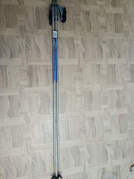 Продам беговые лыжи,палки и ботинки