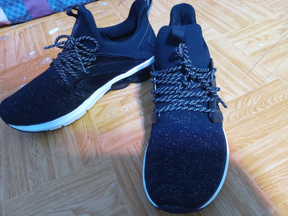 Продам кросы оригинал Naike