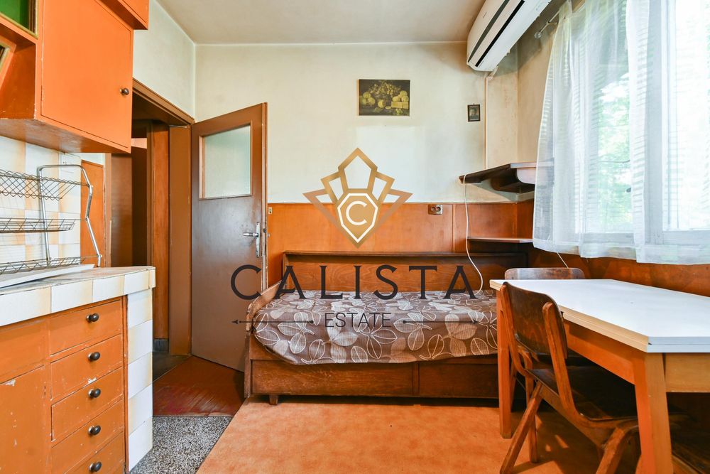 Тристаен апартамент за продажба в ж.к. Сухата река, 2093279