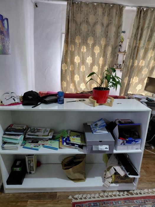 Продам отличную полку под цветы,книги,посуду