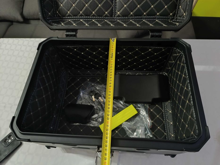 Куфар за мотор капацитет 65 , 45 литра.  Топ кейс. Куфар за мотоциклет