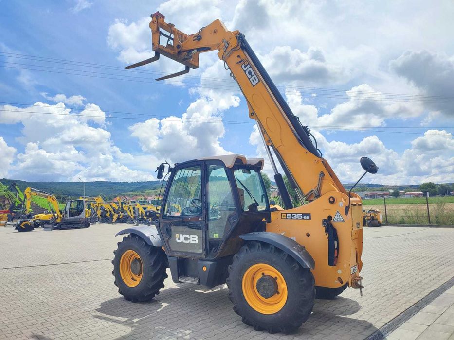 Incarcator frontal telescopic JCB 535-95