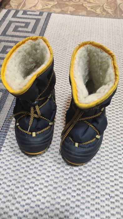 Продам сапожки детские