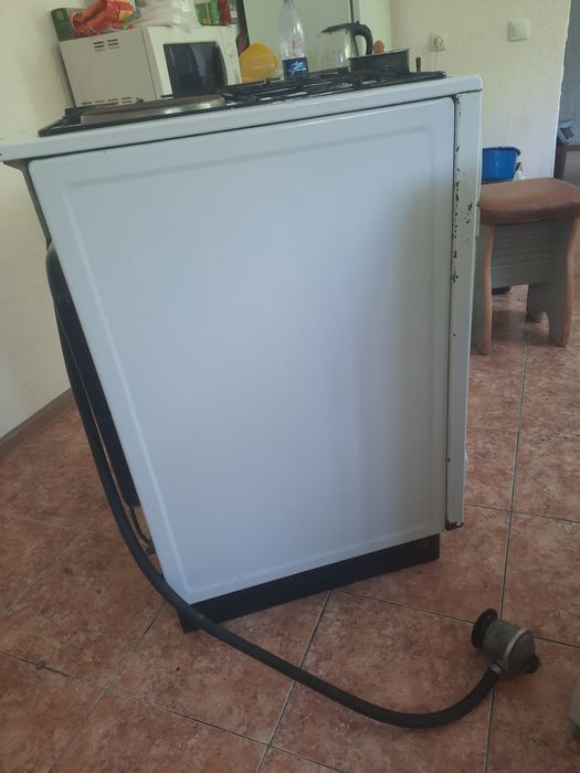 Продам газ плиту