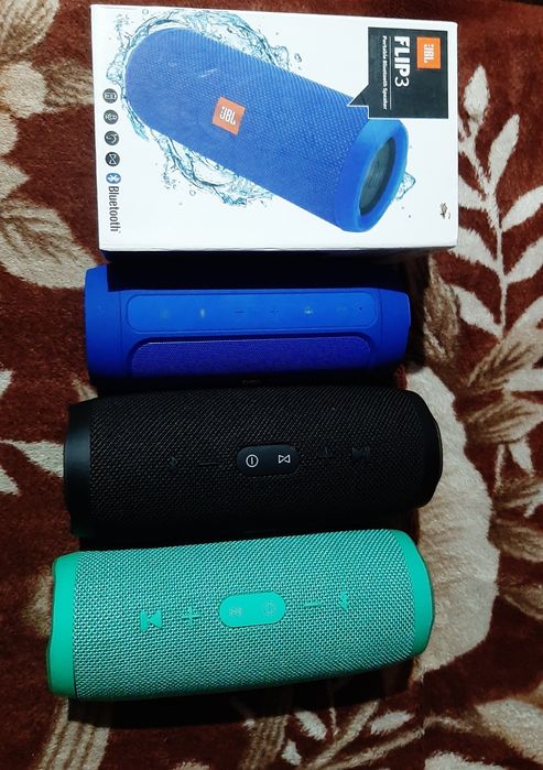 Vând lot pachet 4 Boxe JBL Defecte - Charge 3 x2, Charge 2, Flip 3  în stare bună