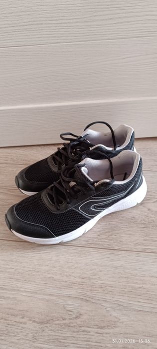 Продам кроссовки Decathlon