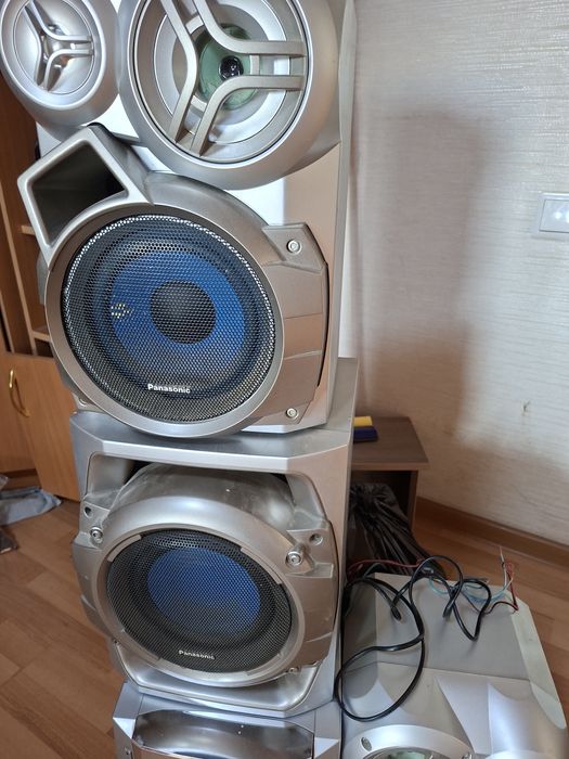 Продаю музыкальный центр