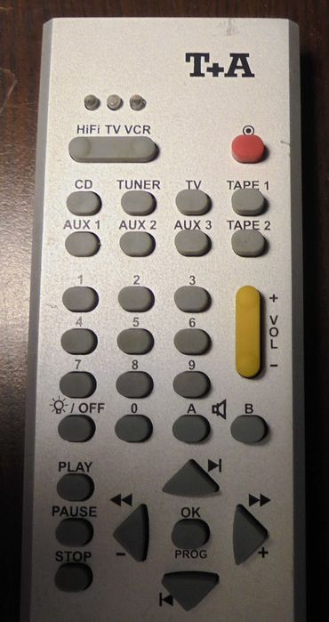 Vand telecomanda T+A  , model F1