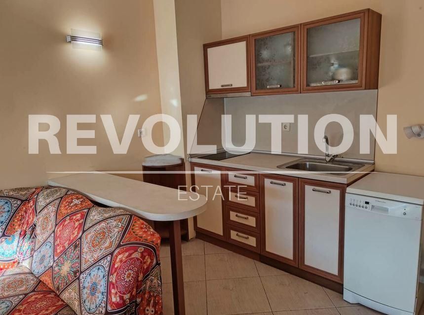 СЛЪНЧЕВ ДВУСТАЕН апартамент в к.к. Златни пясъци !