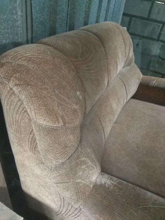 Продам диван двухместный