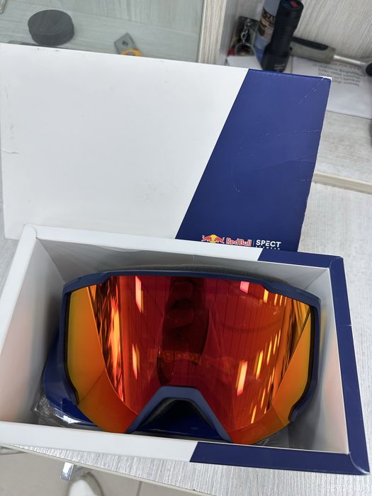 Red Bull spect chan'gi uchun moslashgan kozoynak
