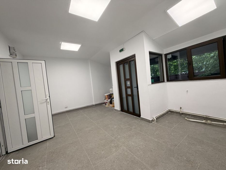 Teren 102 mp cu construcție destinație comercială centru Palas Campus