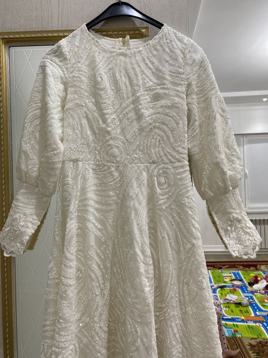 Платье белое раскошное
