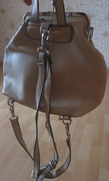 Продам сумки смотрите фото