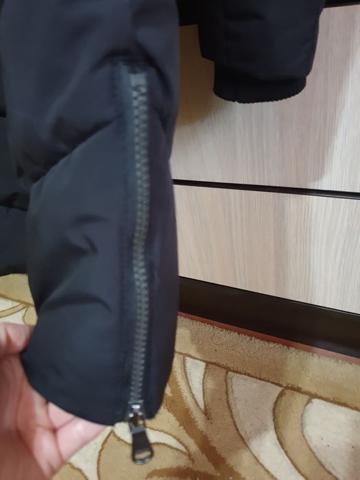 Женская чёрная куртка