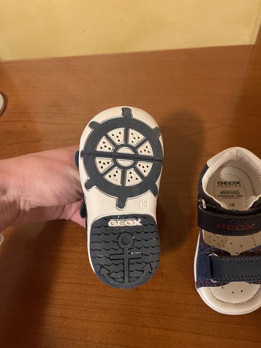 Бебешки сандали GEOX