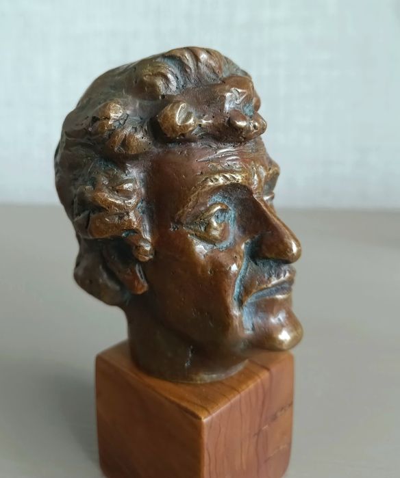 Бронзов бюст на Кърт Вонегът - уникат, пластика, скулптура, статуетка