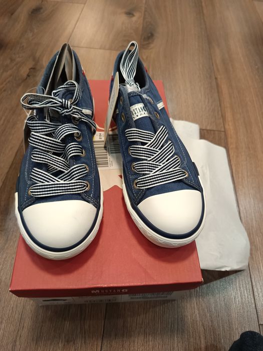 Кецовe  - Mustang