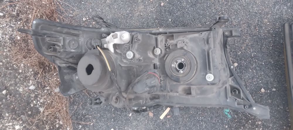 Фары на тойоту 200