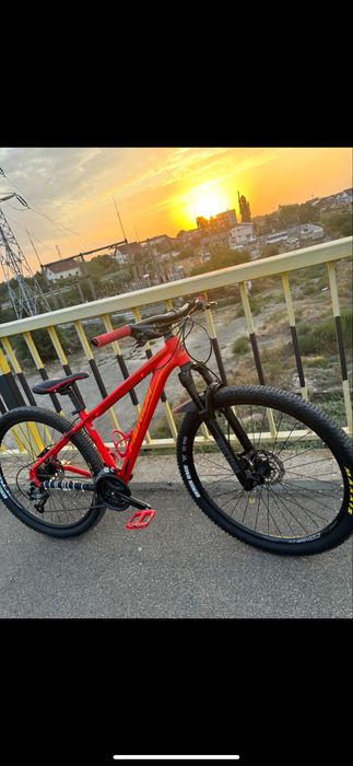 Vand bicicleta merida big seven 40 pret negociabil