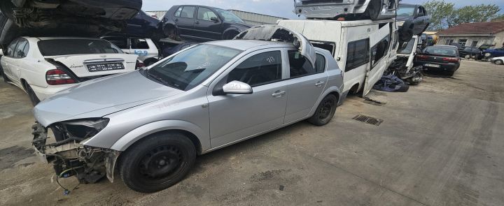 Soclu becuri lampa stop pe hayon stanga 159727 Opel Astra H