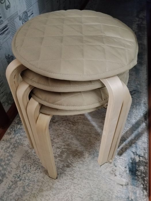 Продам деревянные табуретки