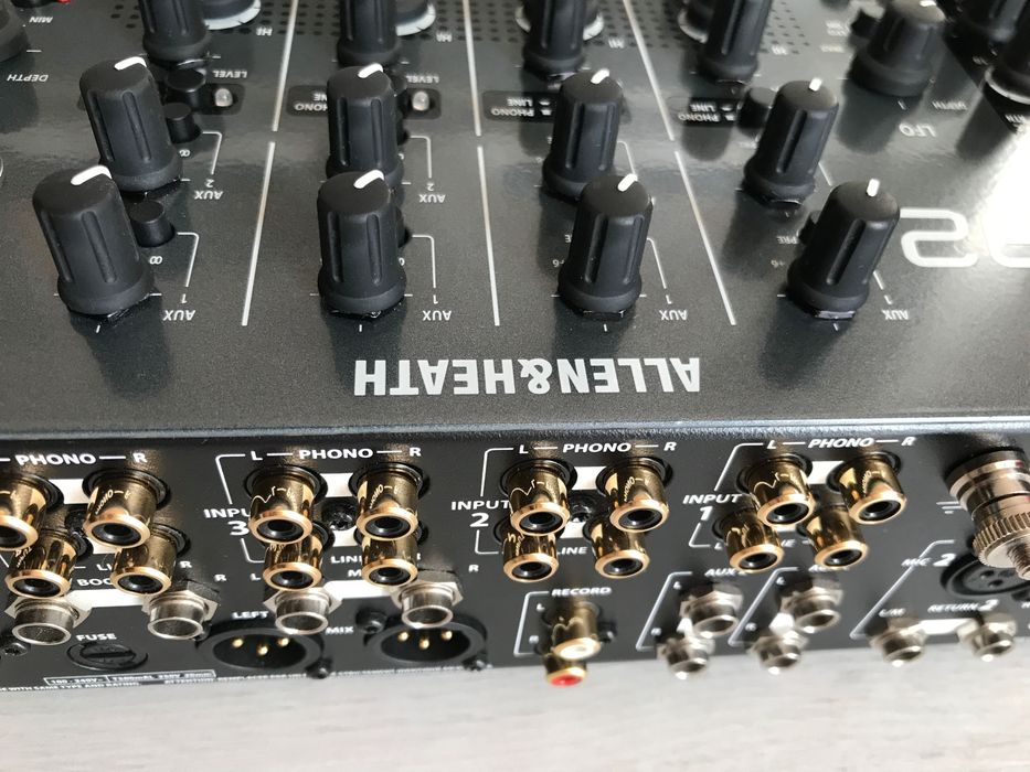 Allen & Heath Xone 92 - mixer analogic ca NOU