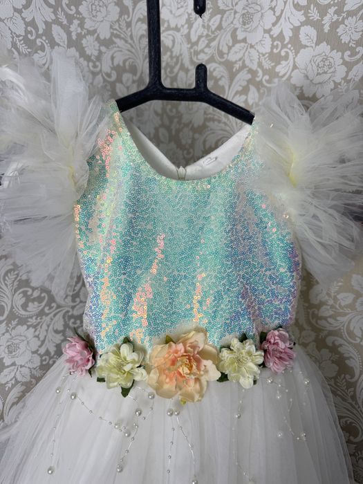 Праздничное платье на 5-6 лет