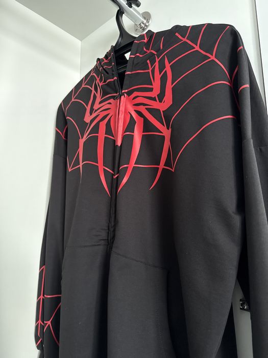 Продается зипка человек паук 12-15лет