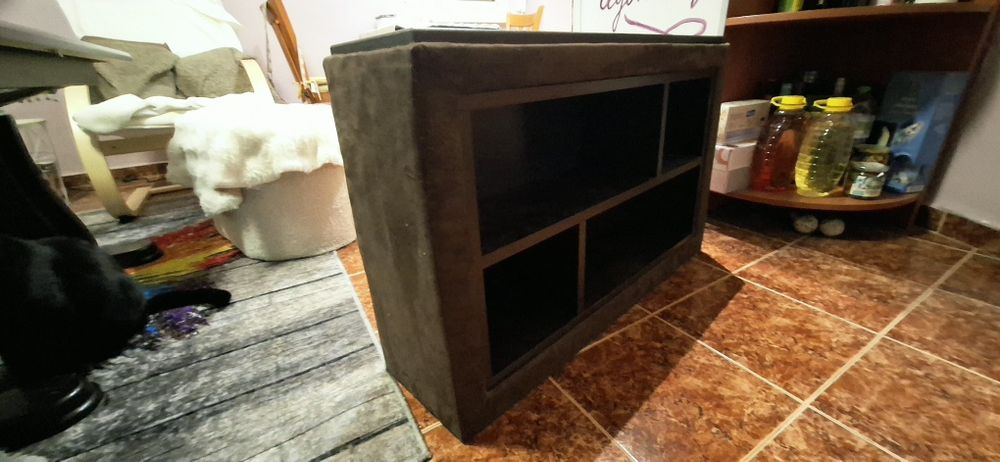 Рафт за лежанка с рафтове