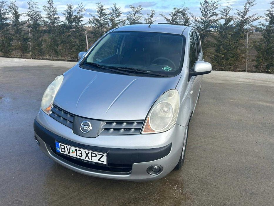 SE vinde Nissan Note