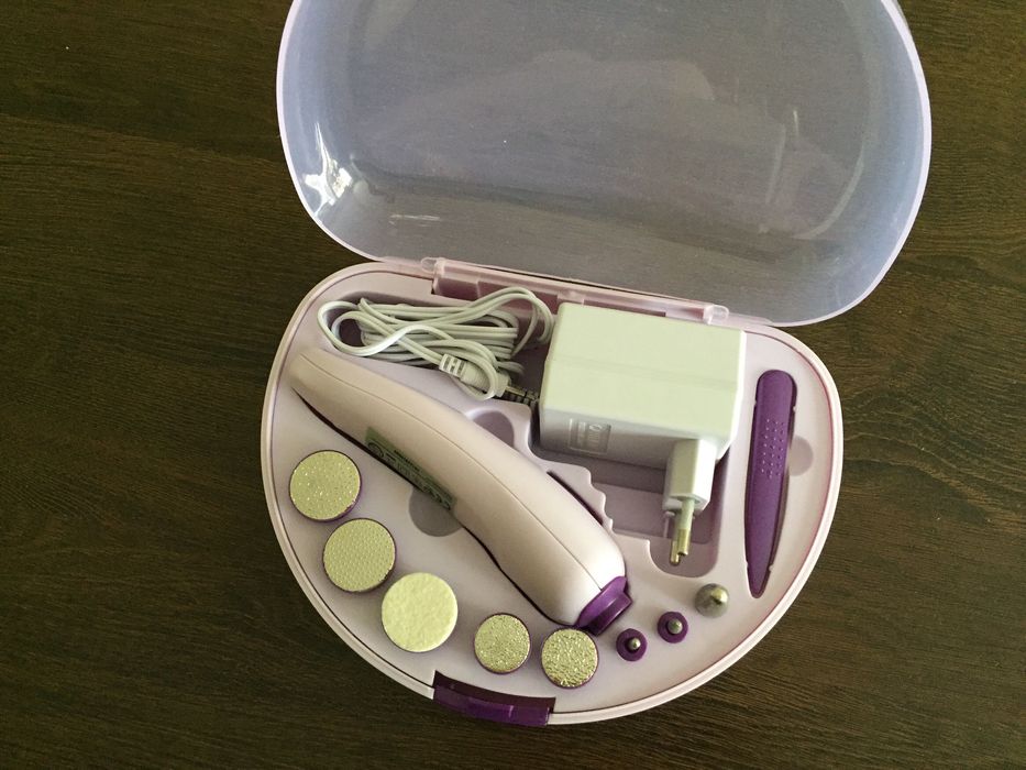 Maxwell (manicure/pedicure set)