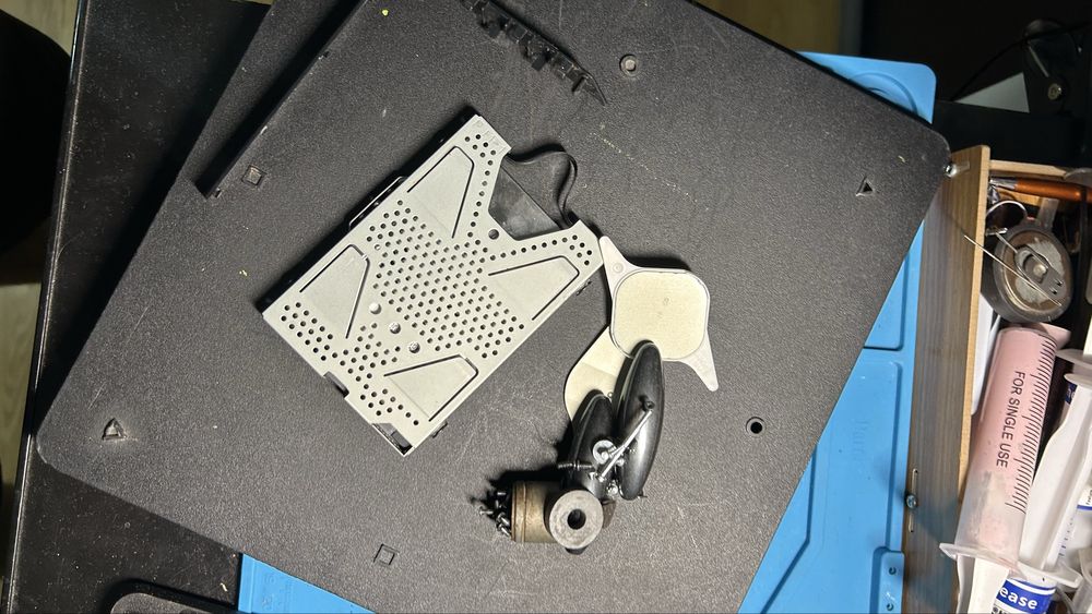 Vand piese ps4 slim !!