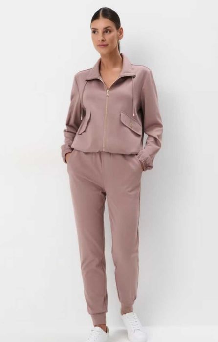 Елегантен спортен екип