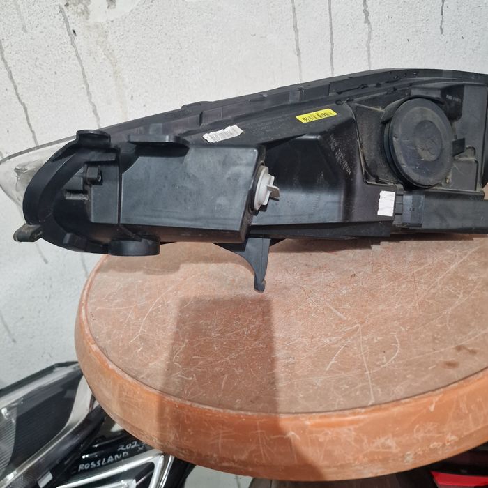 Ford Fiests 2017  13-17 десен фар