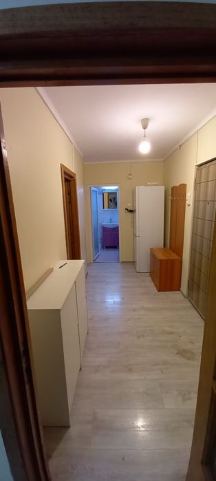 Închiriez apartament