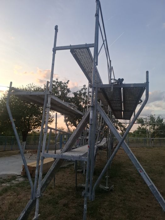 Vând schela metalica  Altrad