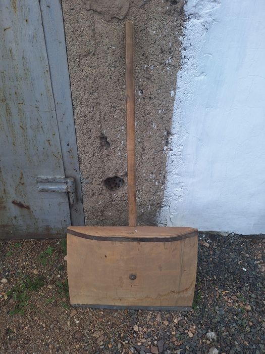 Продам лопату для снега