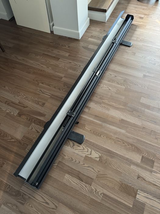 Экран для проектора выдвижной