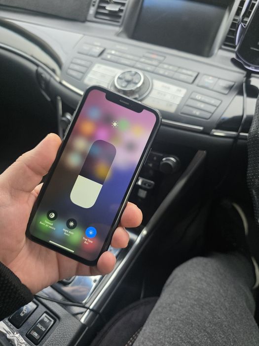 Звоните продам I phone XR 64gb