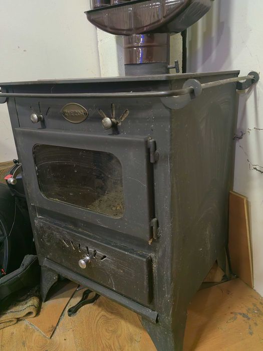 Продавам камина „Звезда“ на дърва