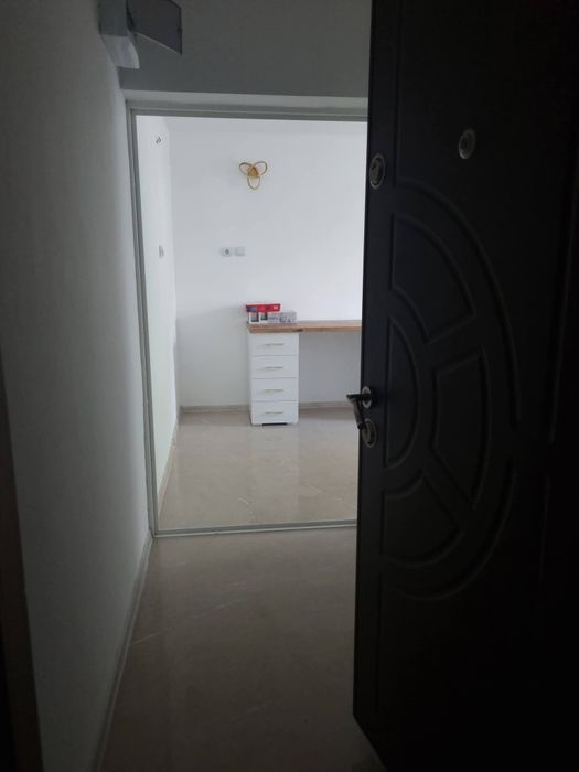 Închiriez apartament