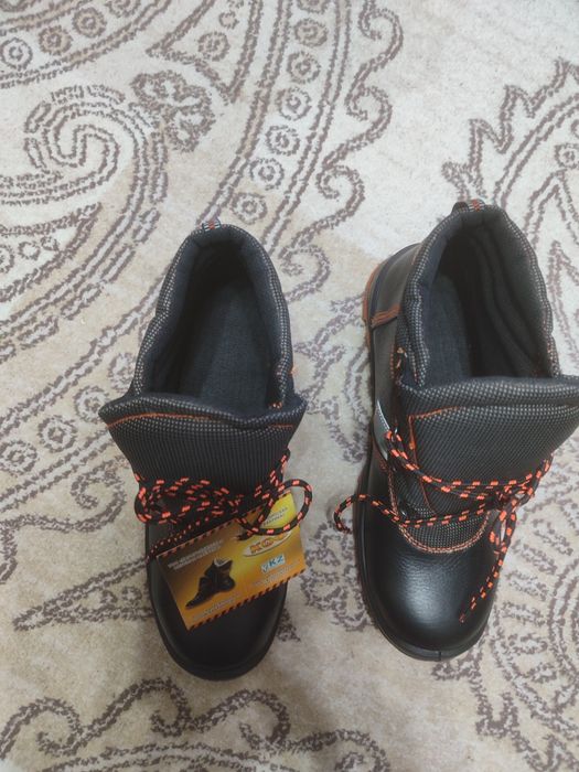 Ботинки рабочии й