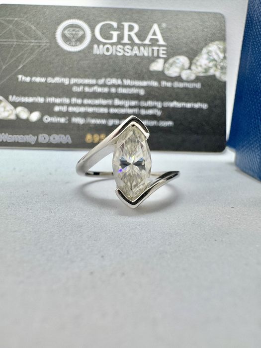 Сребърен пръстен с мойсанит (Диамант) 2.5 карата