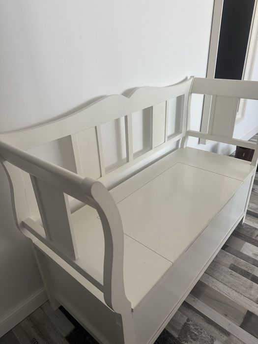 Banca alba cu spatiu depozitare