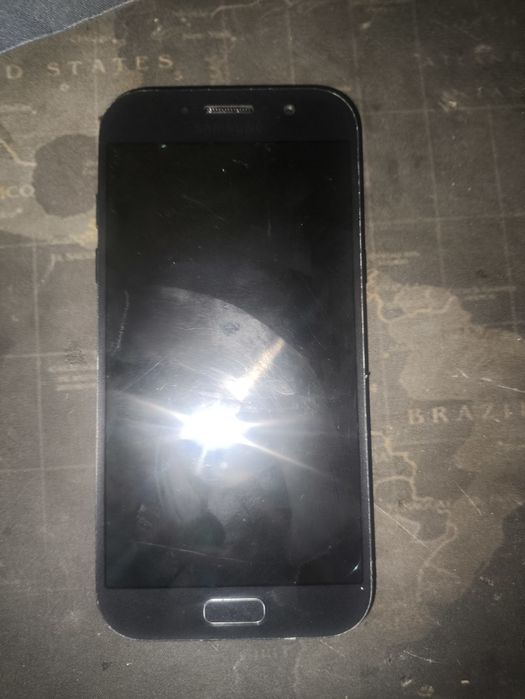 Самсунг А5 2017 телефон