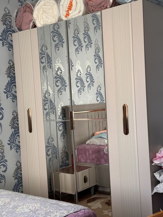 Спальный гарнитур срочно продаю