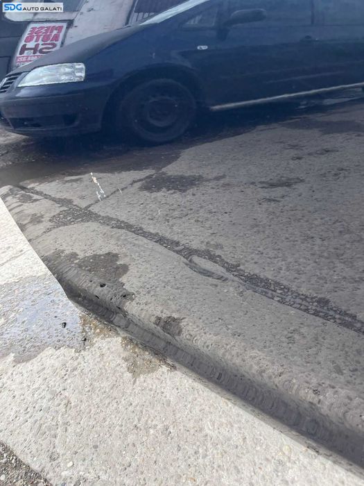 Usa Usi Portiera Portiere Stanga Fata Dezechipata cu Defecte Volkswagen Golf 5 Break Combi 2004 - 2008 Culoare LC9X Cod sdgpbg6sf2