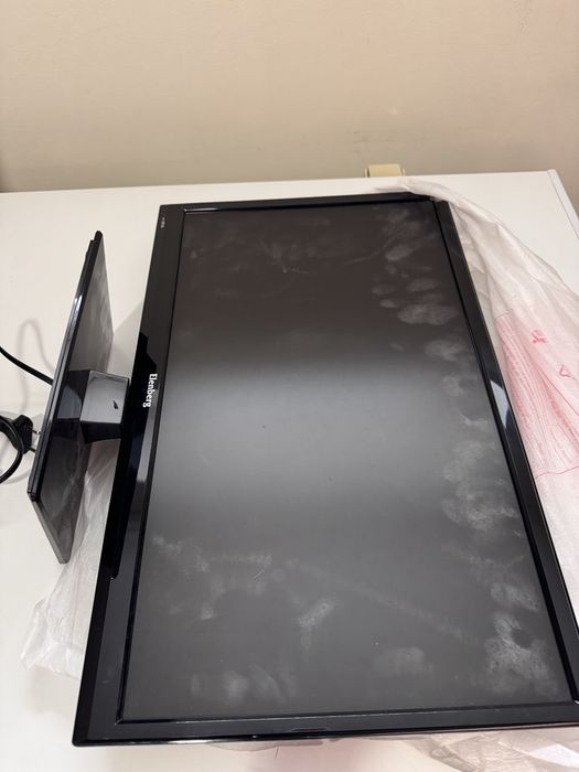 Телевизор  Elenberg маленький