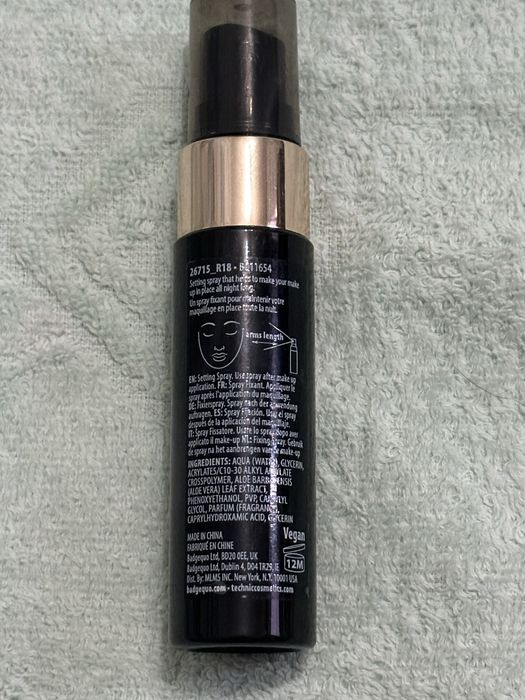 Косметика(фиксатор для макияжа)